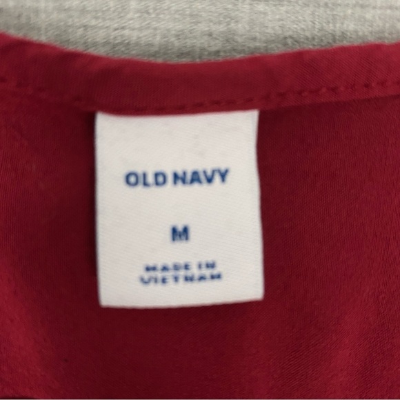 Old Navy Button Up Top Womens Sz Med Red 100% Rayon Flowy - Picture 3 of 9